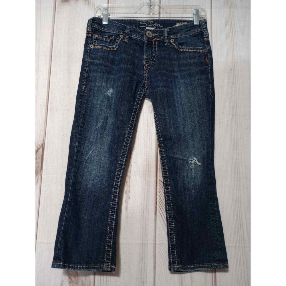 Silver Jeans Ladies 27 Aiko Capri Dark Wash Distressed